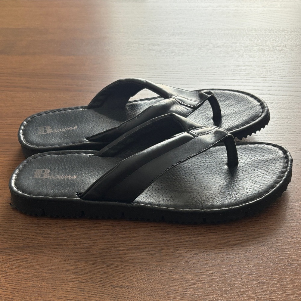 BROWNS - Men’s Black Leather Flip Flop Style Sandals